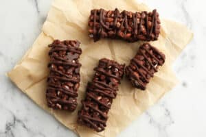 10 Minutes Are Enough for These Chocolate Energy Cereal Bars