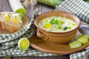 Potato and Leek Velouté: The Simple and Comforting Homemade Recipe for a Family Winter Dinner